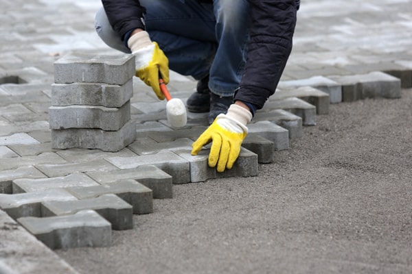 Cost to install paving stones in Montreal and Quebec.